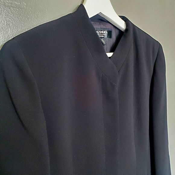 Emanuel Ungaro Womens Blazer Petite Size 8 Black Hidden Button Up Jacket - Picture 3 of 10